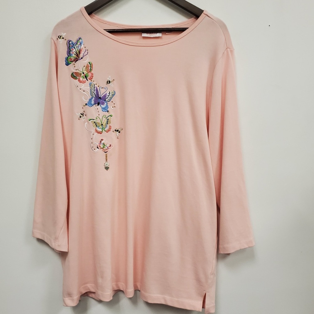 Quacker Factory Womens Pink Short Sleeve Embroidered Butterfly Top Size 1X Charm